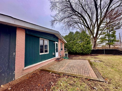 Tiny photo for 1702 W Oakton Street, Arlington Heights, IL 60004 (MLS # 12740834)