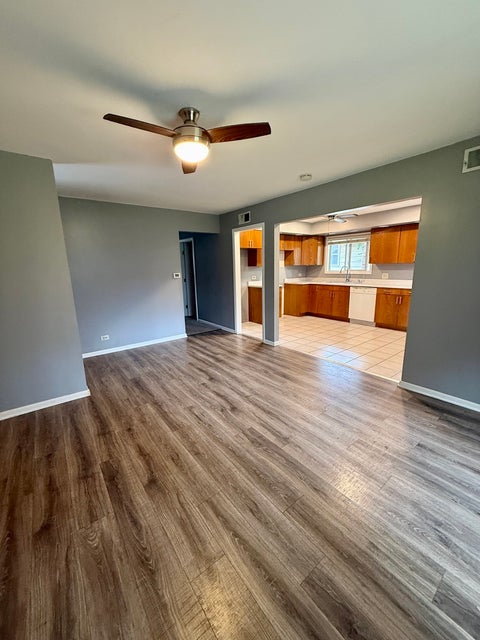 Tiny photo for 1702 W Oakton Street, Arlington Heights, IL 60004 (MLS # 12740834)