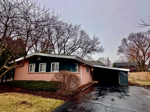 Photo of 1702 W Oakton Street, Arlington Heights, IL 60004 (MLS # 12740834)
