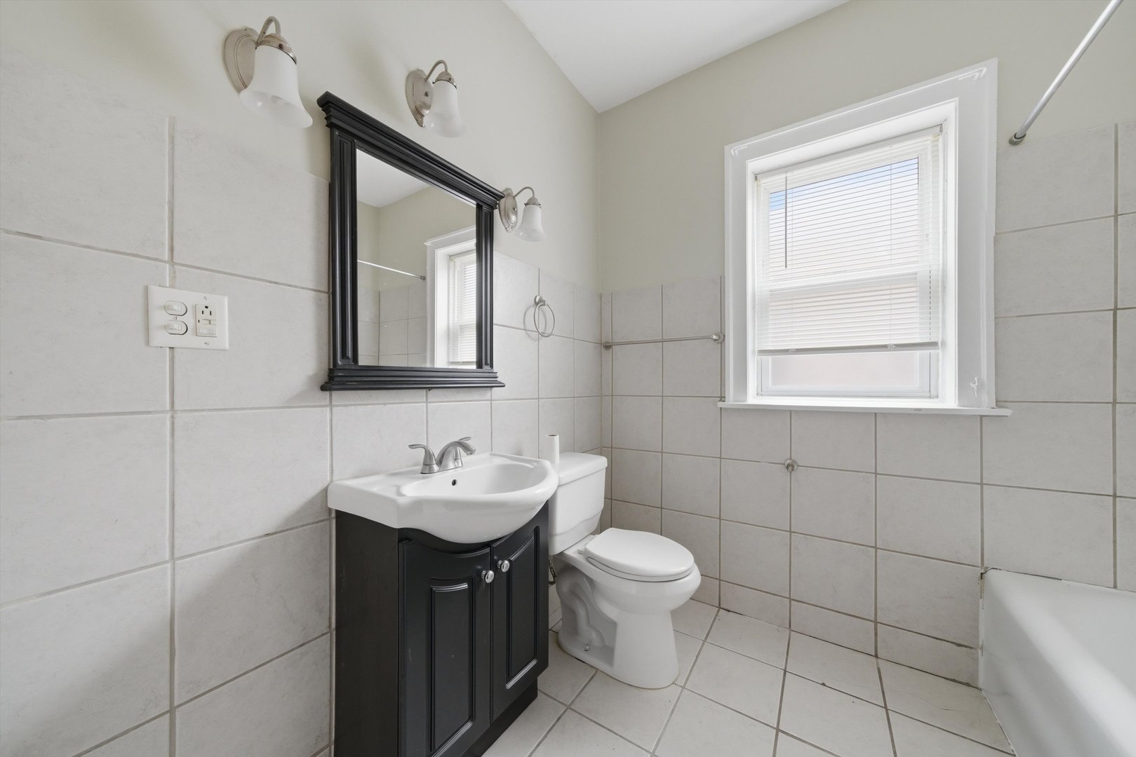 7634 S Phillips Avenue