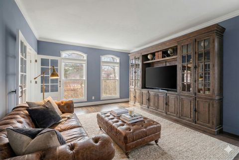 Tiny photo for 1087 Highland Avenue, Lake Forest, IL 60045 (MLS # 12581994)