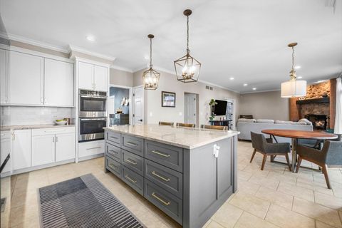 Tiny photo for 1087 Highland Avenue, Lake Forest, IL 60045 (MLS # 12581994)