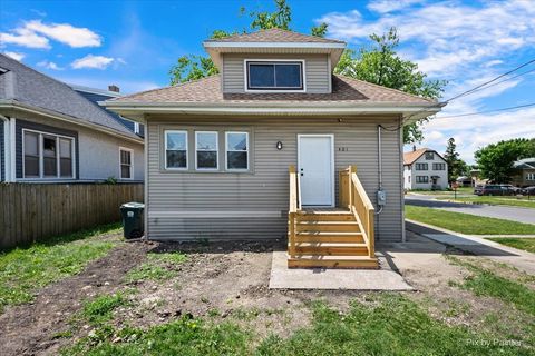 Tiny photo for 401 23rd Avenue, Bellwood, IL 60104 (MLS # 12661417)