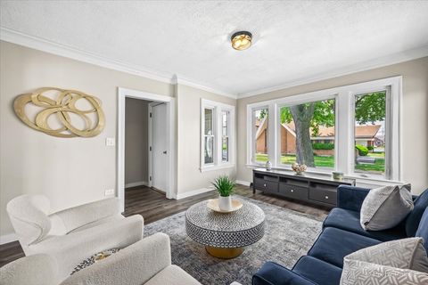 Tiny photo for 401 23rd Avenue, Bellwood, IL 60104 (MLS # 12661417)