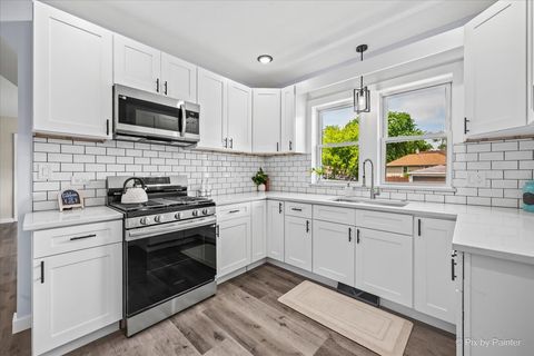 Tiny photo for 401 23rd Avenue, Bellwood, IL 60104 (MLS # 12661417)