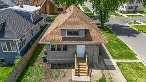 Tiny photo for 401 23rd Avenue, Bellwood, IL 60104 (MLS # 12661417)
