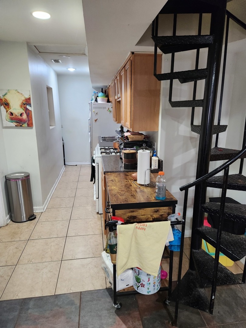 3728 N WILTON Avenue 1A