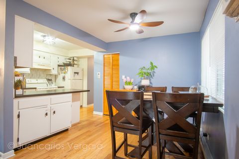 Tiny photo for 6616 W 64th Place #1E, Chicago, IL 60638 (MLS # 12611646)