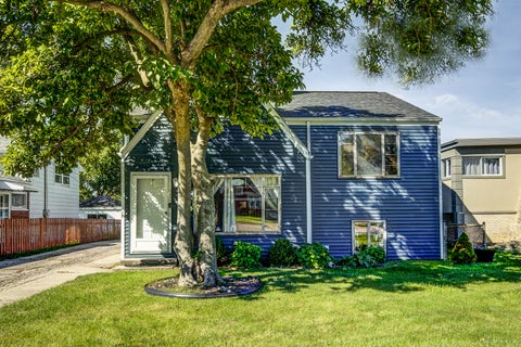Photo of 754 S York Street, Elmhurst, IL 60126 (MLS # 12772153)
