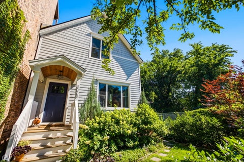 Photo of 3038 W Diversey Avenue, Chicago, IL 60647 (MLS # 12694023)