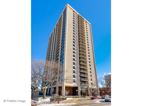 Photo of 2605 S Indiana Avenue #2304, Chicago, IL 60616 (MLS # 12744601)