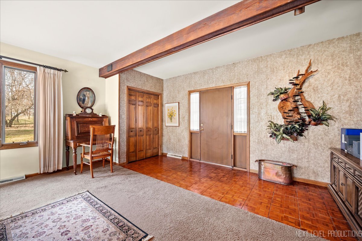 39w027 Silver Glen Road