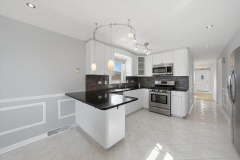 Tiny photo for 8215 Austin Avenue, Burbank, IL 60459 (MLS # 12616549)