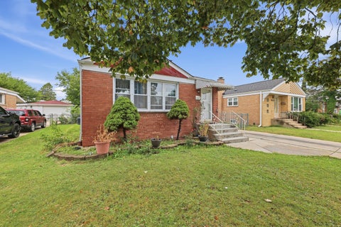 Photo of 4034 W 81st Street, Chicago, IL 60652 (MLS # 12772144)