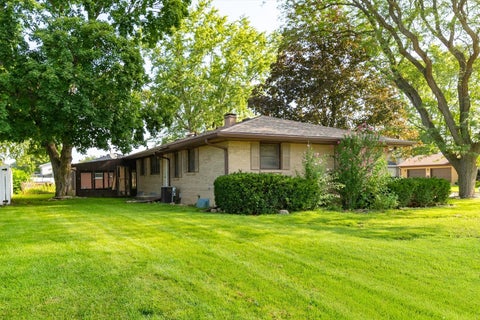 Tiny photo for 2304 Plum Street, Peru, IL 61354 (MLS # 12738984)