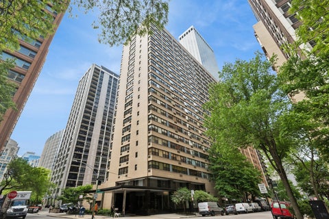 Photo of 850 N Dewitt Place #13H, Chicago, IL 60611 (MLS # 12668774)