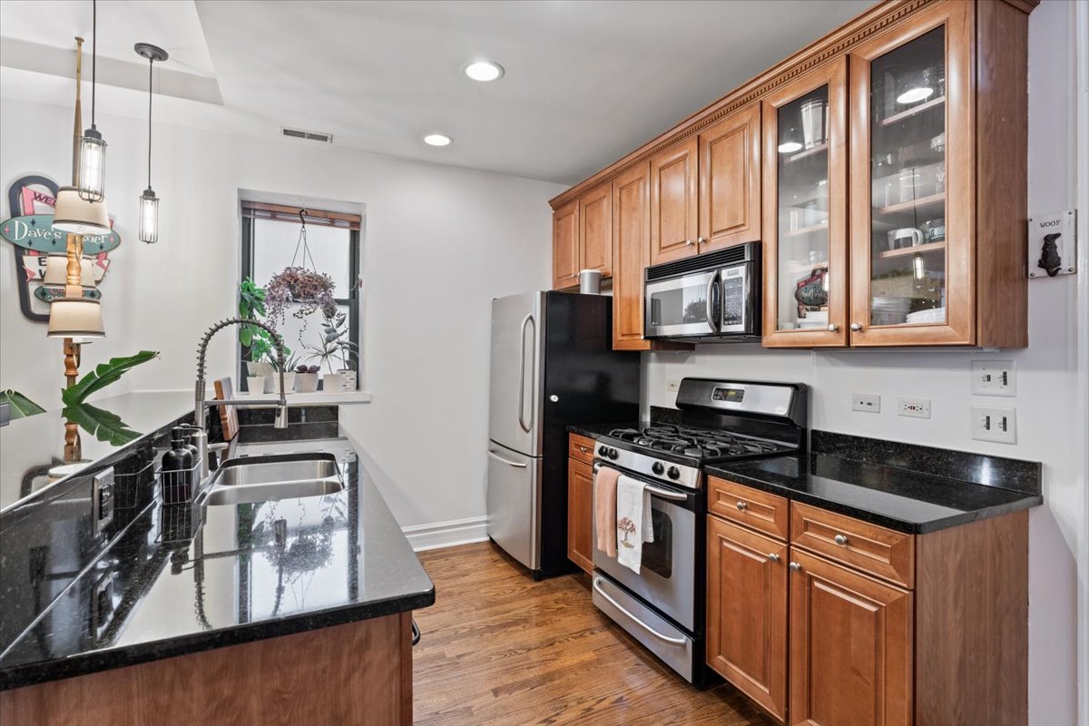 1048 W Lawrence Avenue 2
