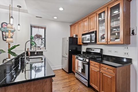 Tiny photo for 1048 W Lawrence Avenue #2, Chicago, IL 60640 (MLS # 12502342)