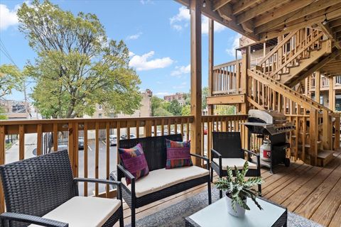 Tiny photo for 1048 W Lawrence Avenue #2, Chicago, IL 60640 (MLS # 12502342)