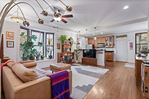 Tiny photo for 1048 W Lawrence Avenue #2, Chicago, IL 60640 (MLS # 12502342)