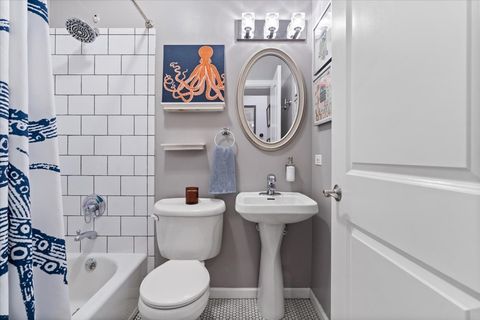 Tiny photo for 1048 W Lawrence Avenue #2, Chicago, IL 60640 (MLS # 12502342)