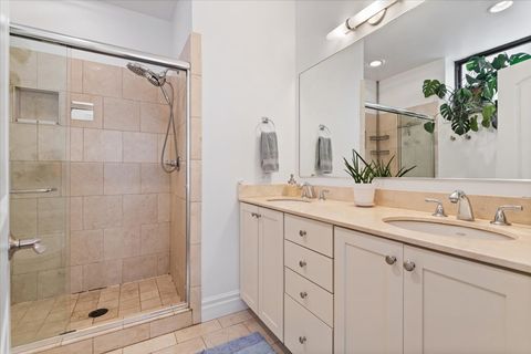 Tiny photo for 1048 W Lawrence Avenue #2, Chicago, IL 60640 (MLS # 12502342)