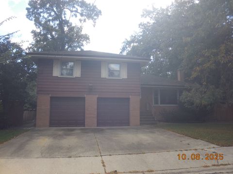 Photo of Lyons, IL 60513 (MLS # 12498843)