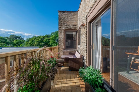 Tiny photo for 2651 W Greenleaf Avenue #3W, Chicago, IL 60645 (MLS # 12793708)