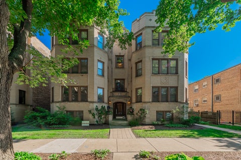 Photo of 2651 W Greenleaf Avenue #3W, Chicago, IL 60645 (MLS # 12793708)