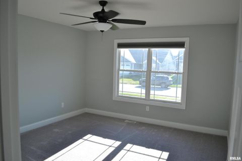 Tiny photo for 4605 BELLEVUE Drive, Springfield, IL 62711 (MLS # QC4269839)