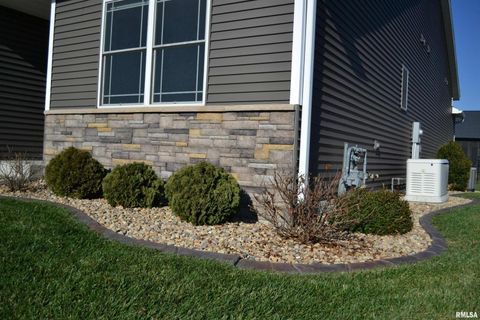 Tiny photo for 4605 BELLEVUE Drive, Springfield, IL 62711 (MLS # QC4269839)