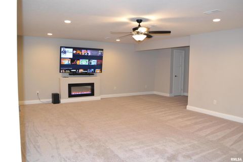 Tiny photo for 4605 BELLEVUE Drive, Springfield, IL 62711 (MLS # QC4269839)