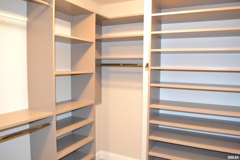 Tiny photo for 4605 BELLEVUE Drive, Springfield, IL 62711 (MLS # QC4269839)