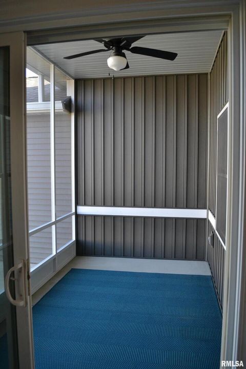 Tiny photo for 4605 BELLEVUE Drive, Springfield, IL 62711 (MLS # QC4269839)