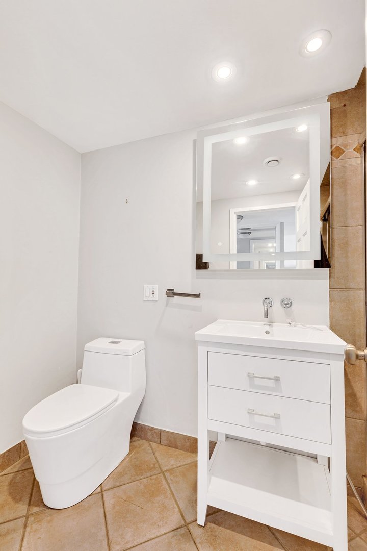 1 E Schiller Street 12A