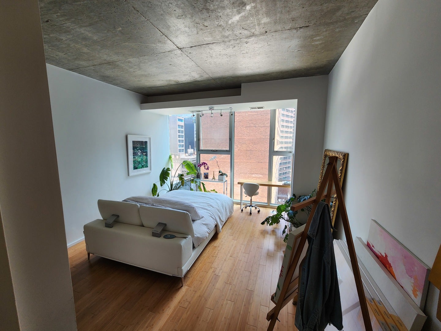 550 N Saint Clair Street 1103