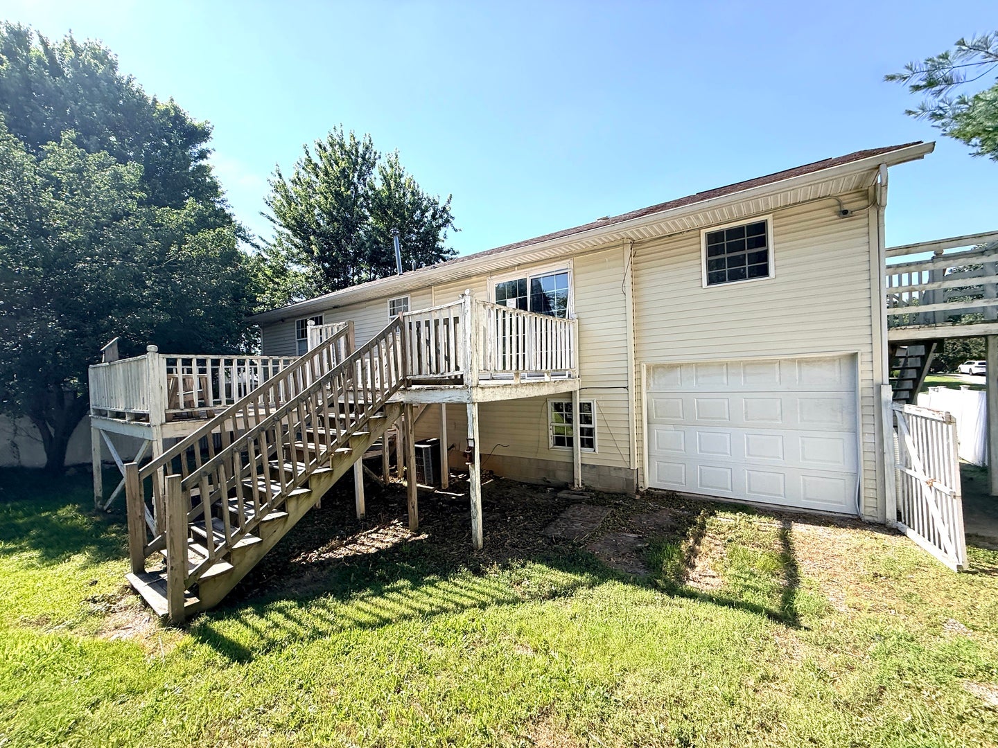 912 Glenn Avenue - Photo 2