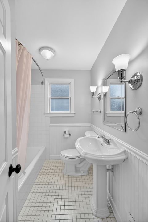 Tiny photo for 610 W Jefferson Avenue, Naperville, IL 60540 (MLS # 12586769)