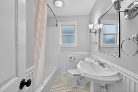 Tiny photo for 610 W Jefferson Avenue, Naperville, IL 60540 (MLS # 12586769)