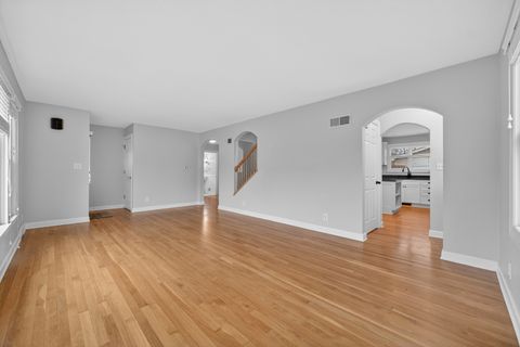 Tiny photo for 610 W Jefferson Avenue, Naperville, IL 60540 (MLS # 12586769)