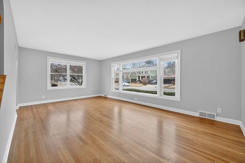 Tiny photo for 610 W Jefferson Avenue, Naperville, IL 60540 (MLS # 12586769)