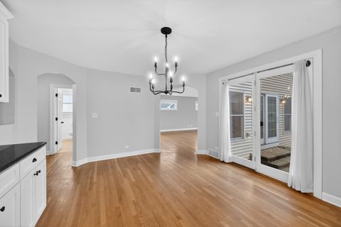 Tiny photo for 610 W Jefferson Avenue, Naperville, IL 60540 (MLS # 12586769)