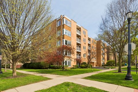 Photo of 1333 Maple Avenue #5D, Evanston, IL 60201 (MLS # 12617725)
