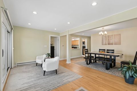Tiny photo for Evanston, IL 60201 (MLS # 12617725)