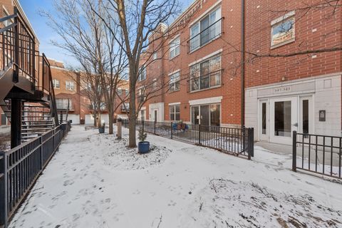 Tiny photo for 347 E 25th Place #1E, Chicago, IL 60616 (MLS # 12572259)
