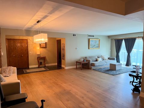 Tiny photo for 129 S Spruce Avenue #104, Wood Dale, IL 60191 (MLS # 12702940)