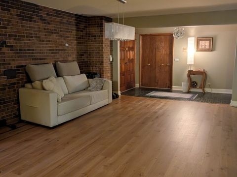 Tiny photo for 129 S Spruce Avenue #104, Wood Dale, IL 60191 (MLS # 12702940)