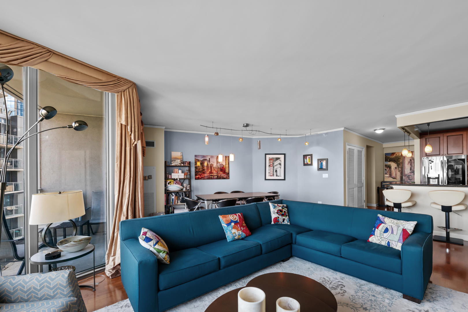420 E WATERSIDE Drive 1814