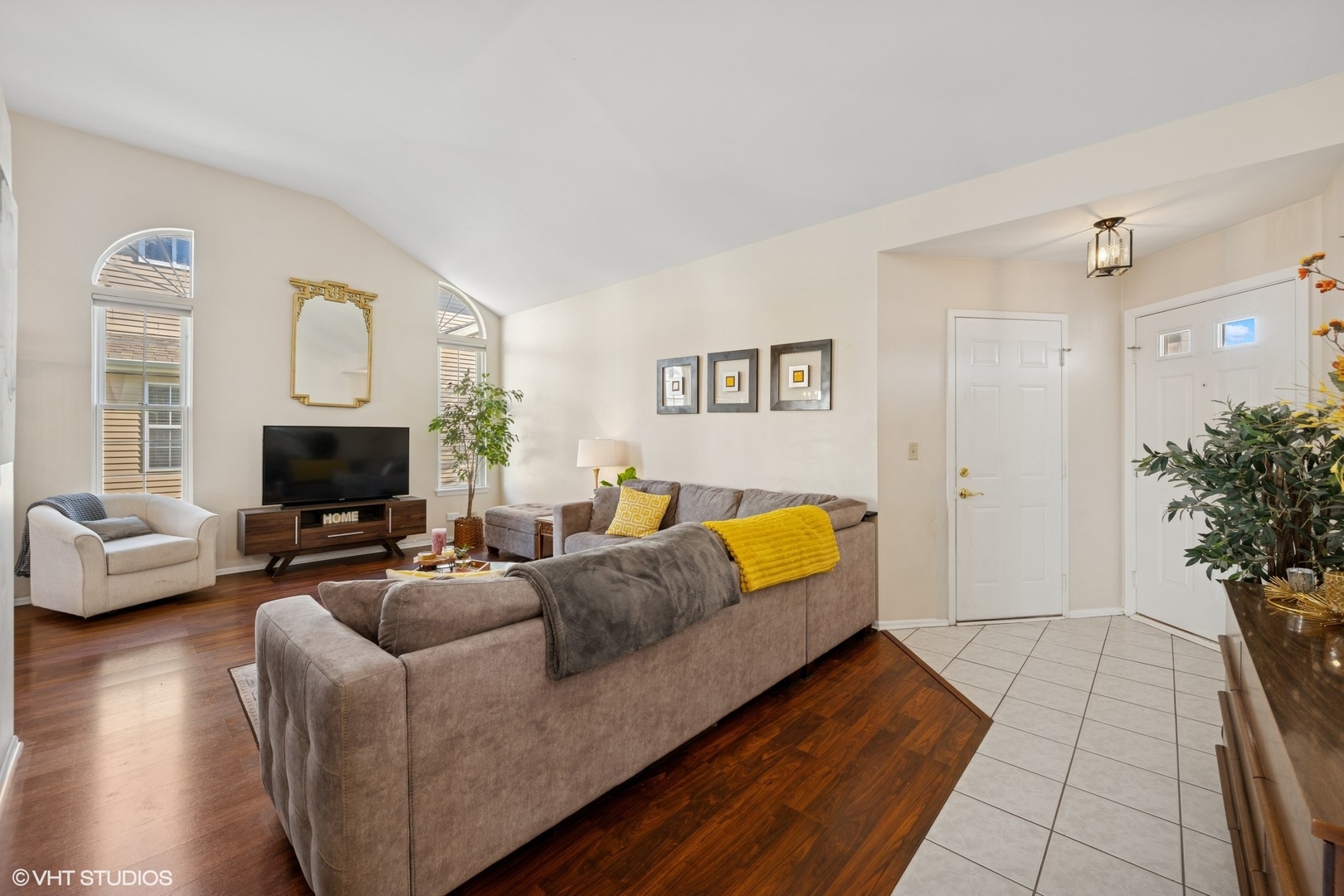 549 Ascot Court