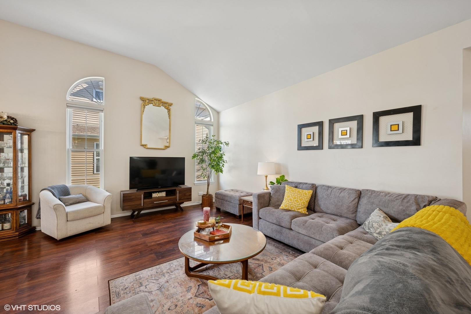 549 Ascot Court